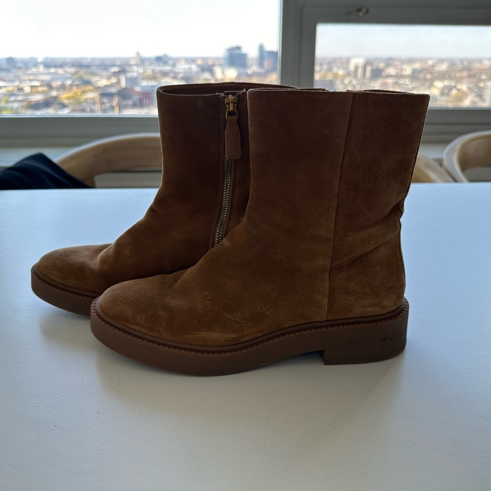 VINCE KADY Water Repellent Tan Suede Boots Sz 10